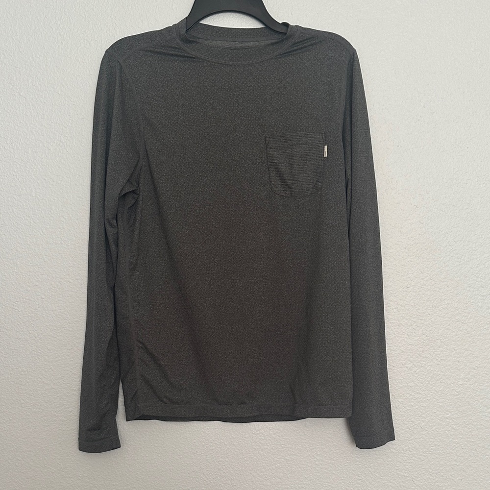 Vuori Men's Charcoal Long Sleeve Tee